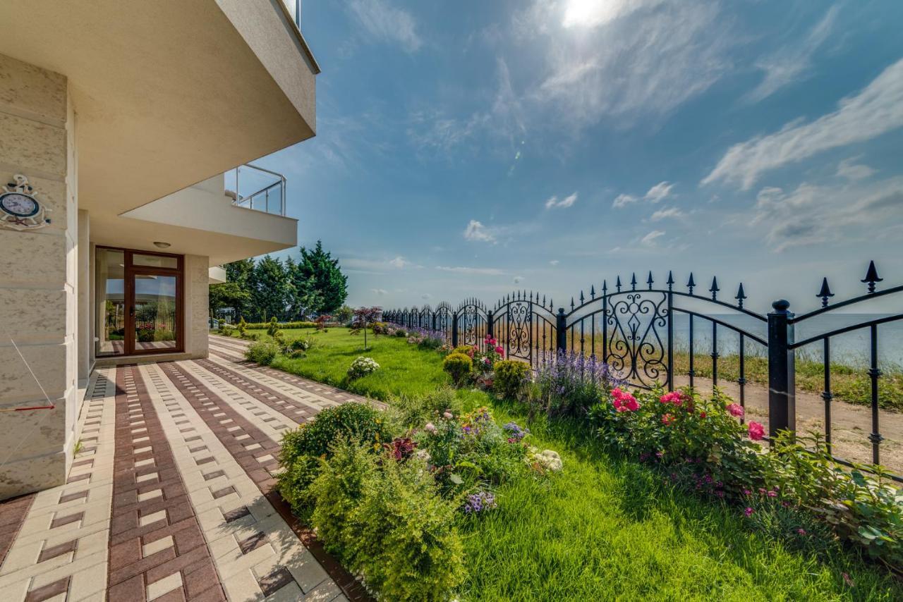 רבדה Apartcomplex Golden Bay מראה חיצוני תמונה