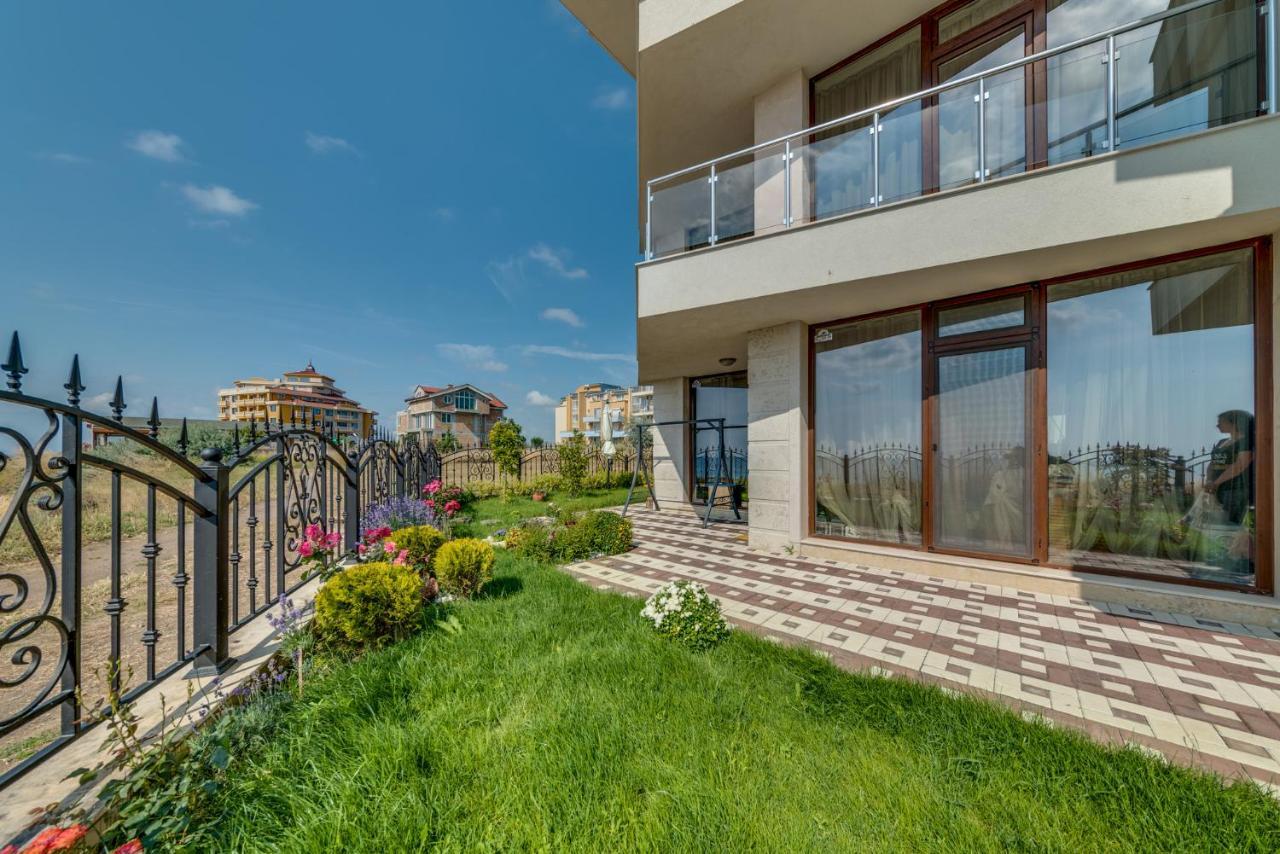 רבדה Apartcomplex Golden Bay מראה חיצוני תמונה